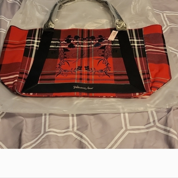Victoria's Secret Tote & Blanket, VC pouch, & Smartphone Waterproof bag … - Picture 6 of 13